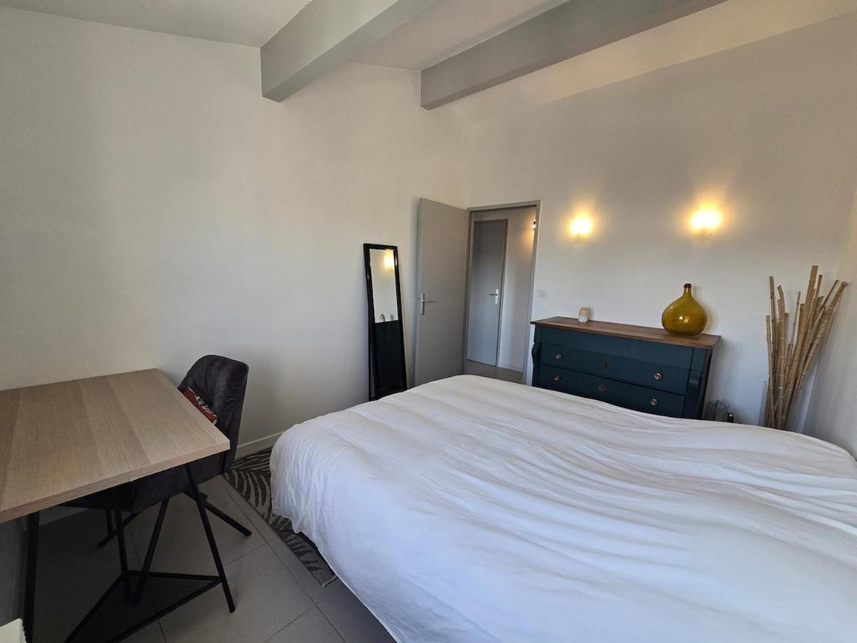 Hébergement de vacances Cozy 2 Bedroom House With Garden & Parking *
