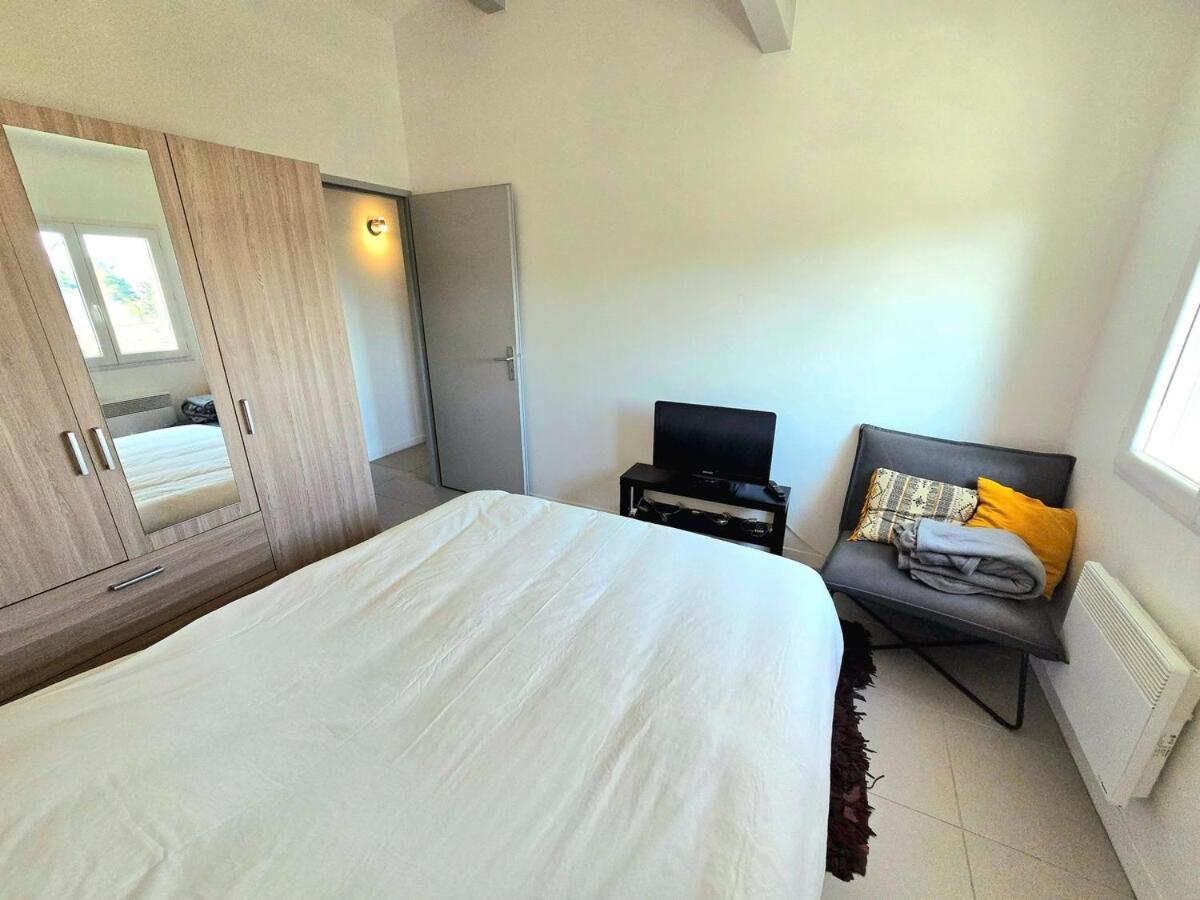 Cozy 2 Bedroom House With Garden & Parking Hébergement de vacances