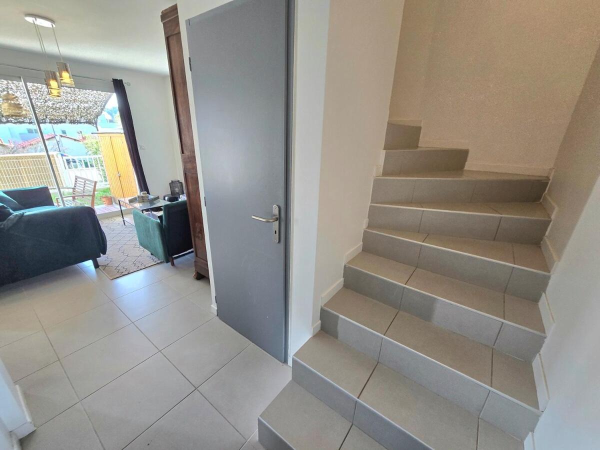 Cozy 2 Bedroom House With Garden & Parking Nîmes