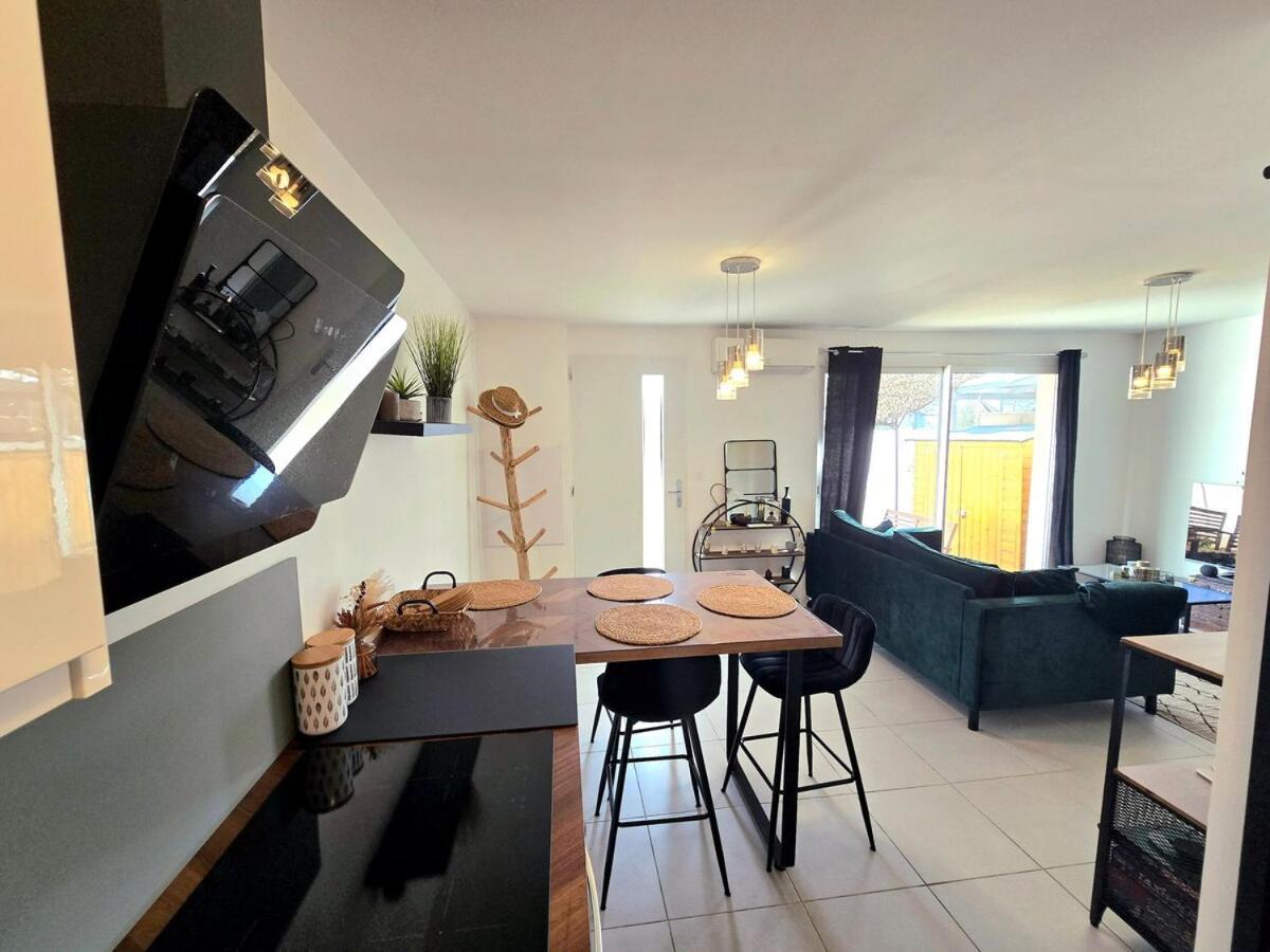 Cozy 2 Bedroom House With Garden & Parking Hébergement de vacances Nîmes